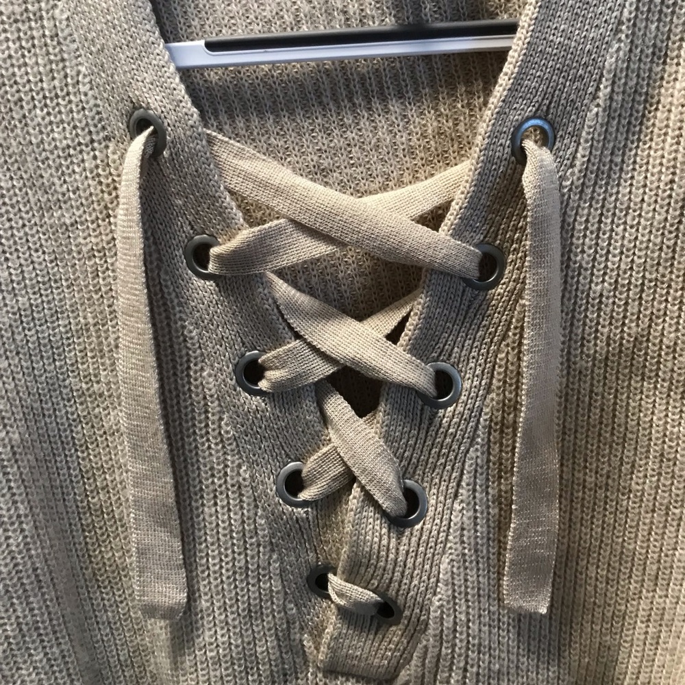 H&M lace up knit sweater - Picture 3 of 4